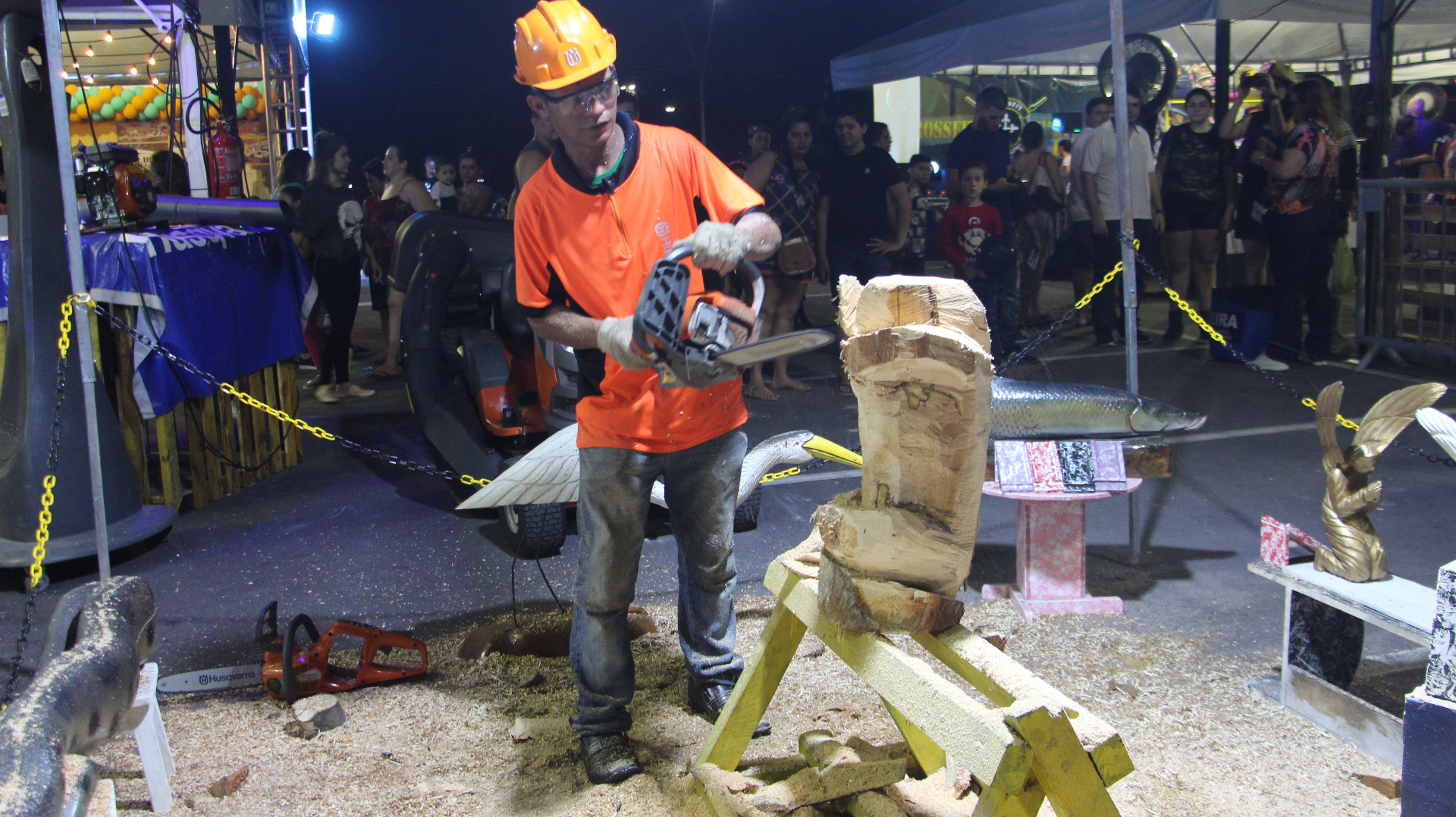 Escultura em motosserra